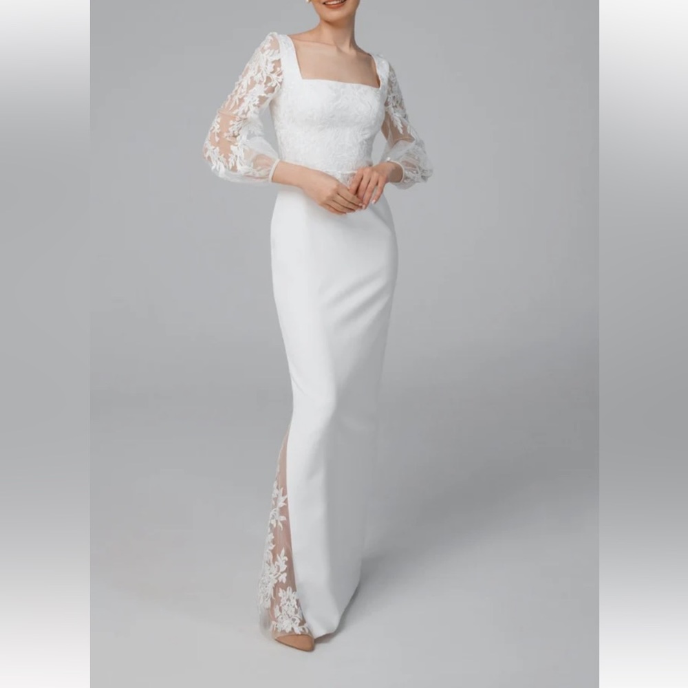 White dress. Size S. Altered for 5’2 with 2 in heels.